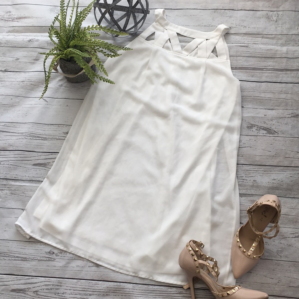White dress - Picture 2 of 2